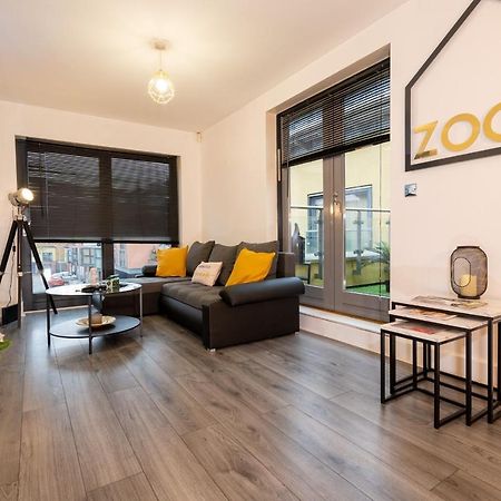 Luxe Place - Netflix & Workspace For 6 Бирмингам Екстериор снимка